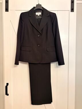 Le Suit Black Career Pant Suit Size 10 Business Professional Office Classic Chic
